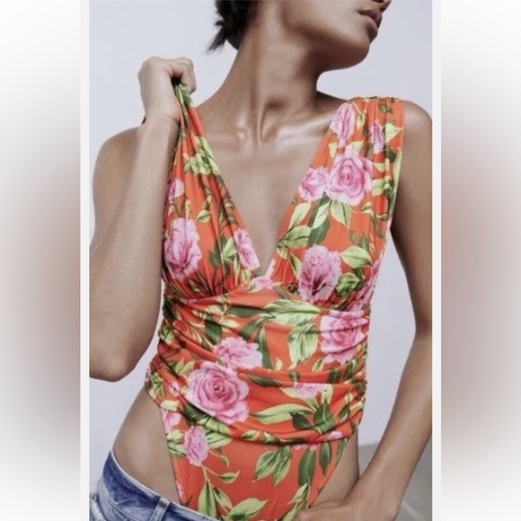 Zara Draped Red Orange Floral Tropical Deep V Neck Bodysuit - Picture 4 of 9